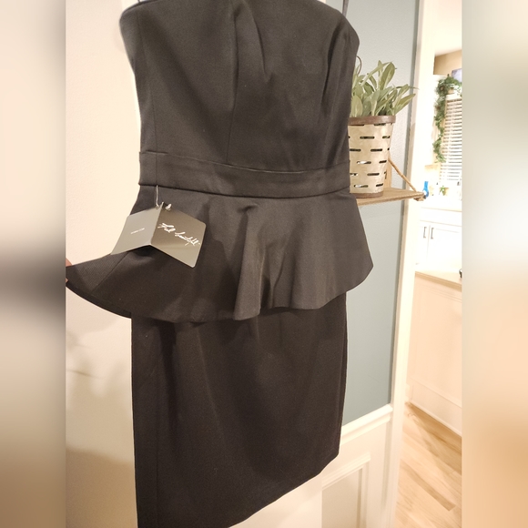 White House Black Market Dress - Picture 6 of 6